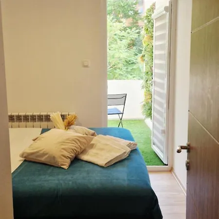3-bedroom Near Center Area With Parking Üsküp