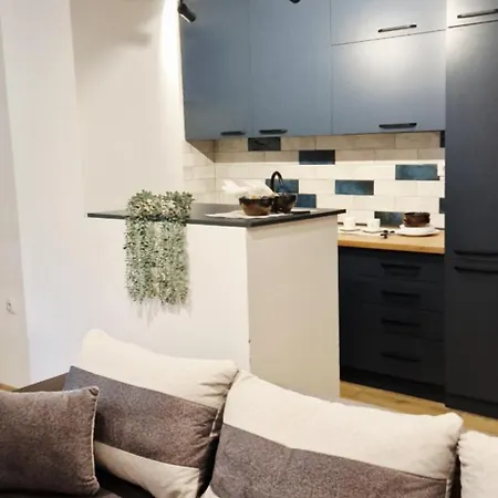 3-bedroom Near Center Area With Parking Daire
